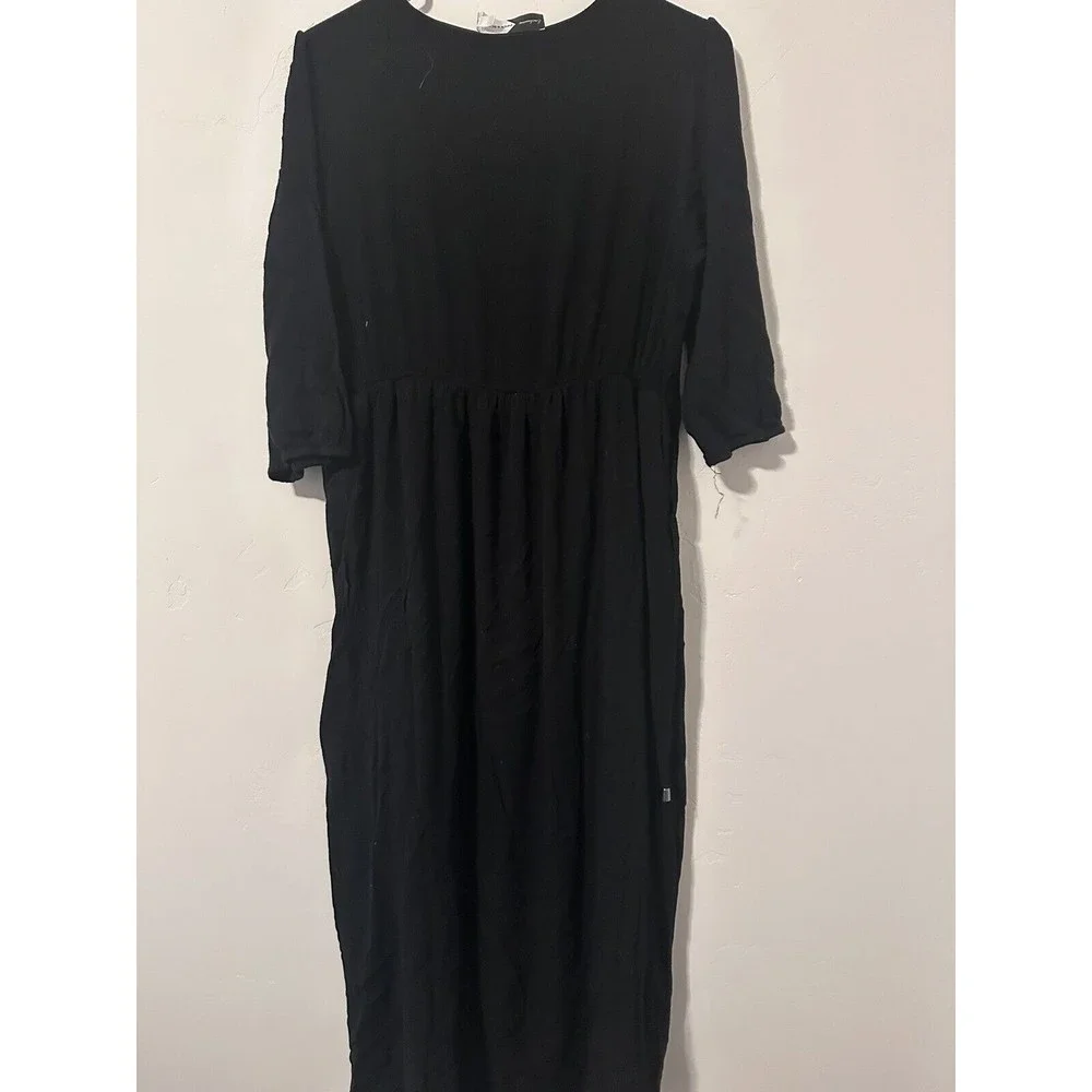 Embroidered Black Midi Dress - Picture 2 of 3